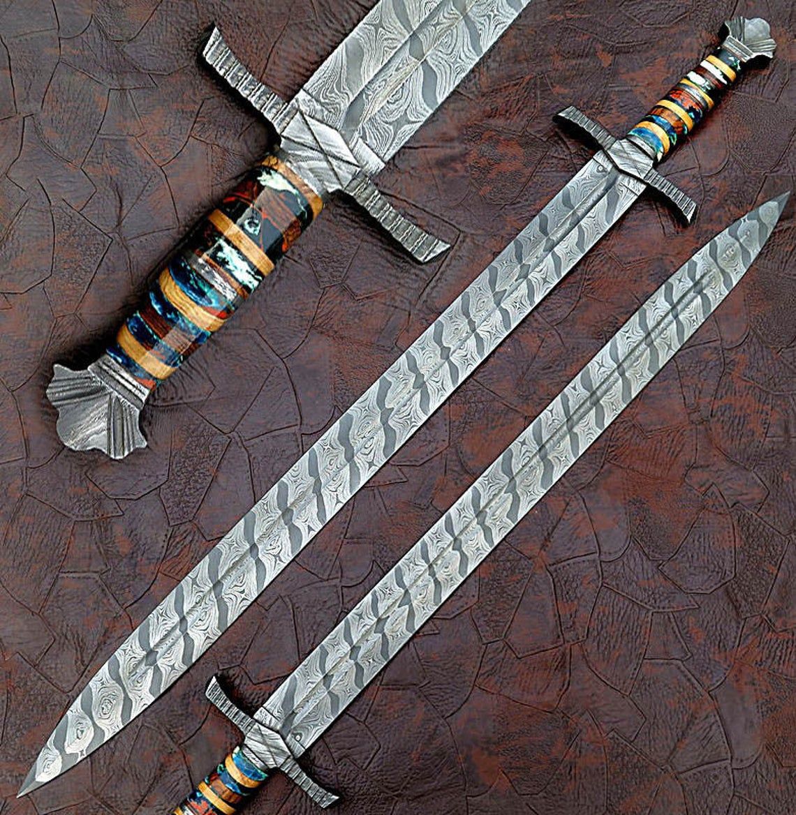 Handmade Damascus Steel Sword & Leather Sheath” Resin Handle